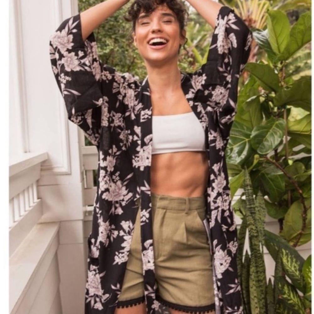 Spiritual Gangster - Black Floral Front Tie Kimono Robe One Size